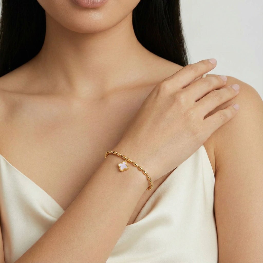 Bracelet de perles trèfle porte-bonheur