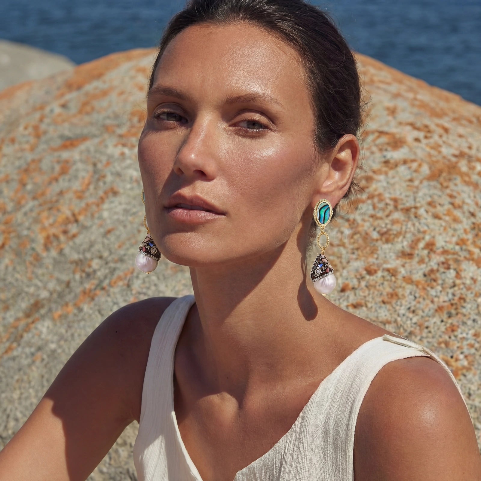 Boucles d'oreilles pendantes en perles baroques