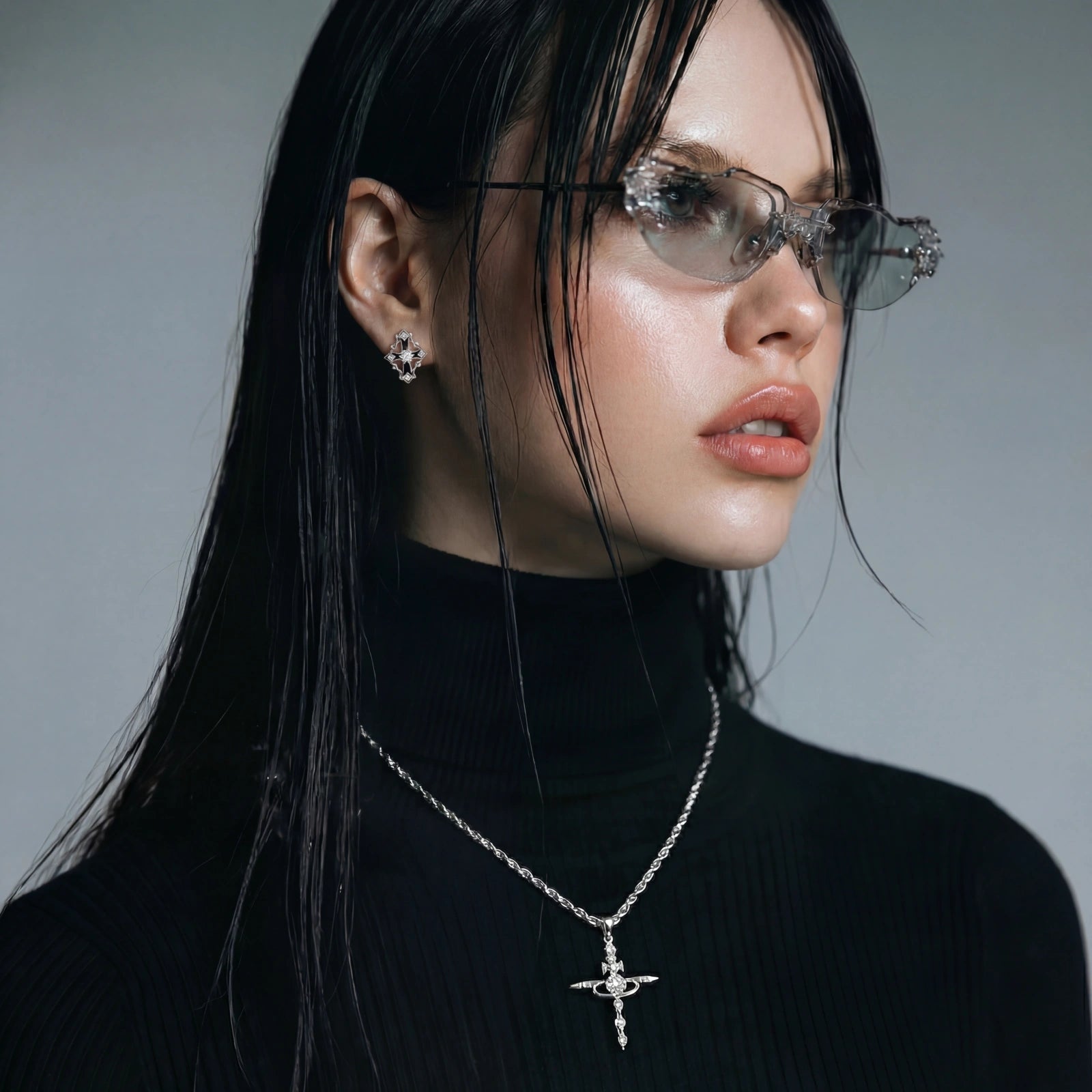 Collier pendentif Croix Divine