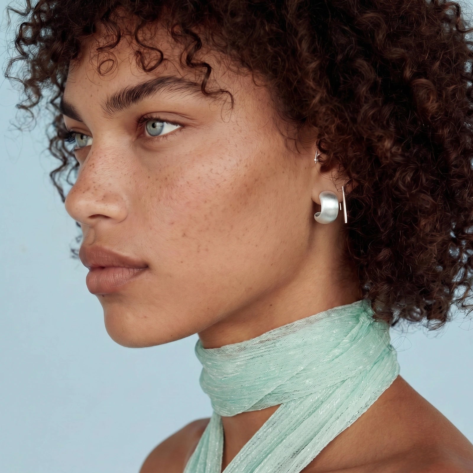 Clous d'oreilles en argent brossé