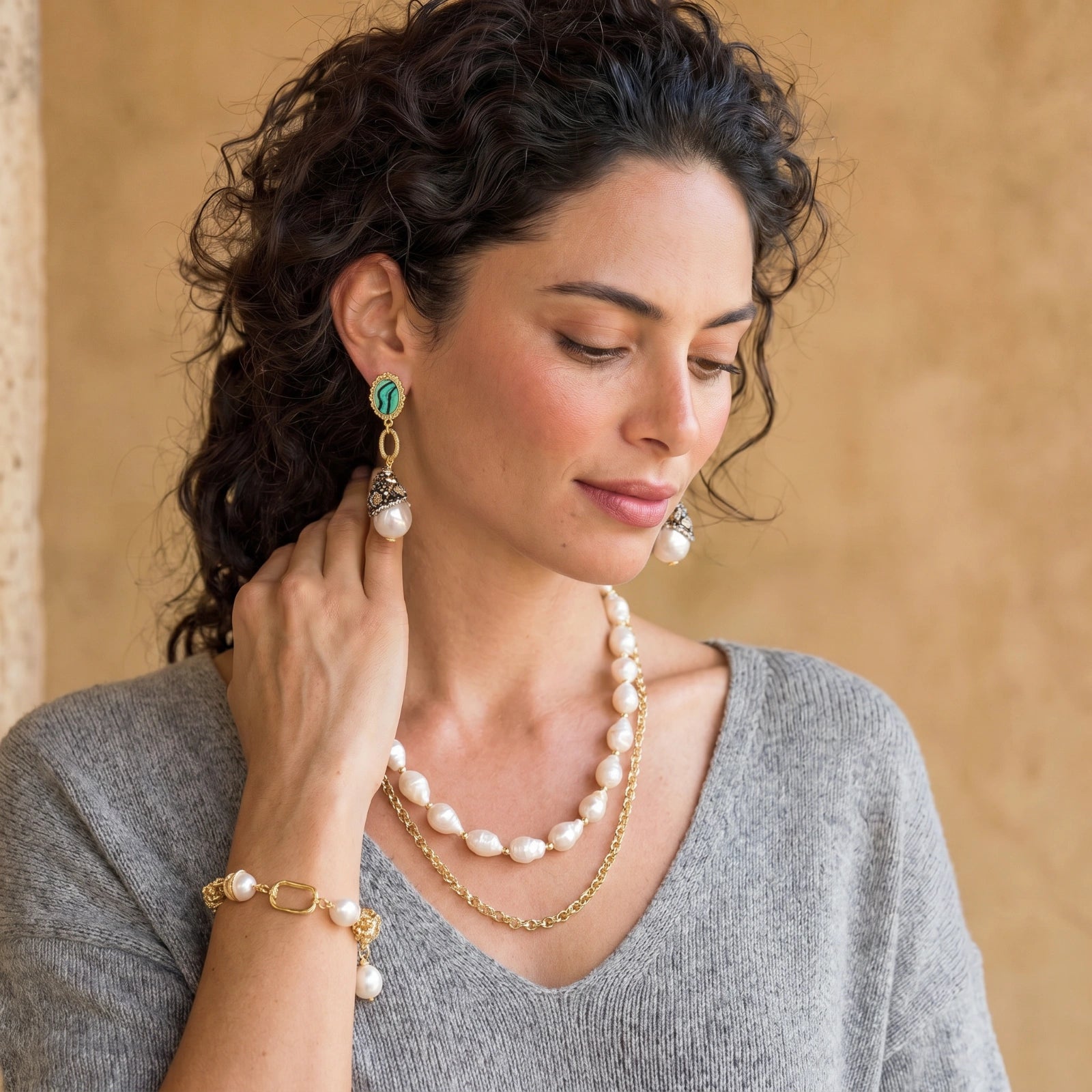 Boucles d'oreilles pendantes en perles baroques