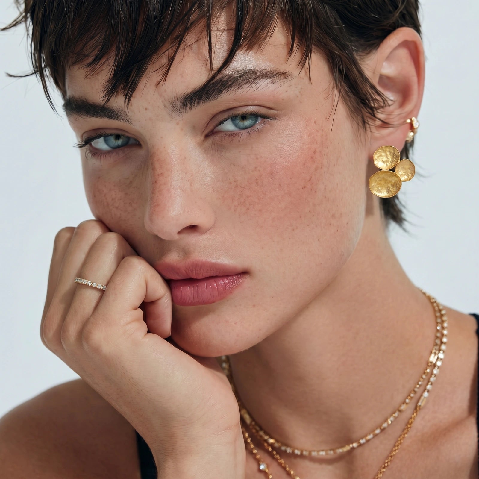 Boucles d'oreilles en forme de grappe de pétales