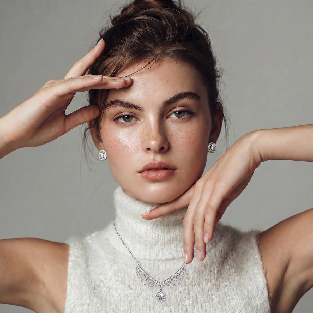 Puces d'oreilles en Moissanite Halo Céleste